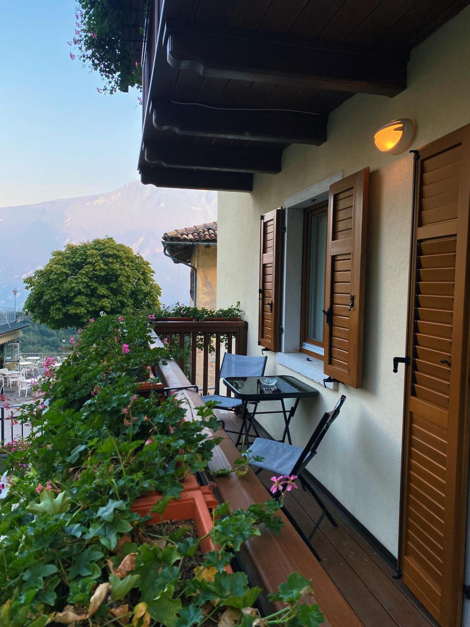 Alla Campanella Riva del Garda Exteriör bild